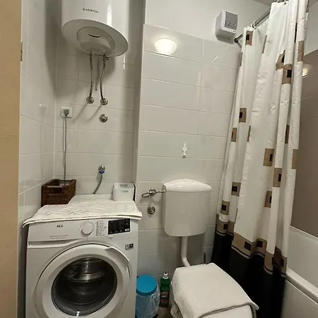 Yellow Turtle Apartment Makarska