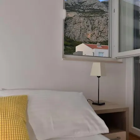 Apartment Yellow Turtle Makarska