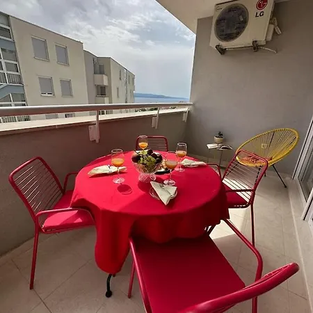 Yellow Turtle Apartment *