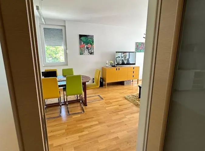 Yellow Turtle Apartman